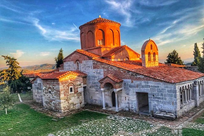 1001 Windows of Berat & Golden Sunset in Apollonia - What the guide adds to the day