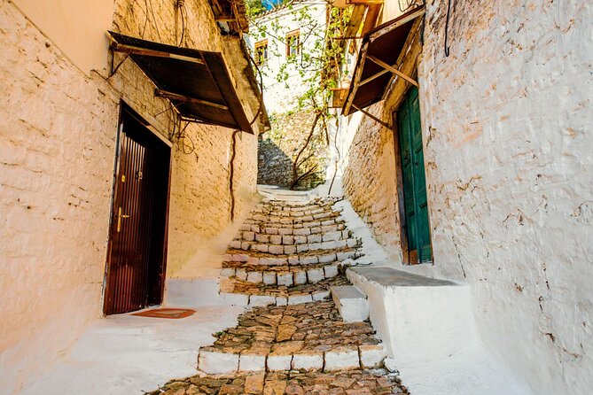 Berat - History and Medieval Art - Private tour from Tirana - Red Mosque and St. Trinity Church