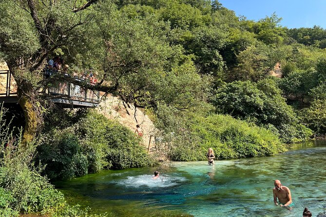 Blue Eye Motorbike Tour - The biggest drawback: an attractive site under pressure