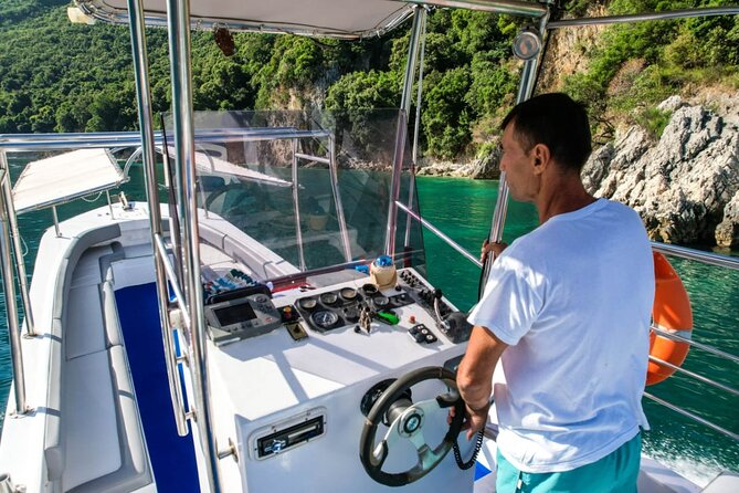 Boat Trip Around the Hidden Gems of Saranda - How the guide and group size shape the day