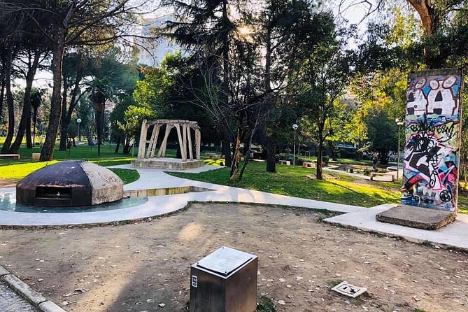 Communist History Tour Tirana & Street Food - Qofte and local beer at Pazari i Ri