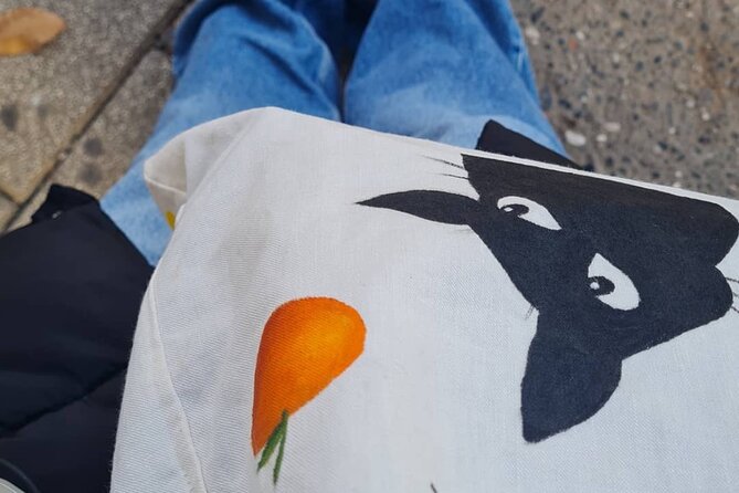 Painting on Tote Bags Workshop with Welcome Drink - Key points to know before booking