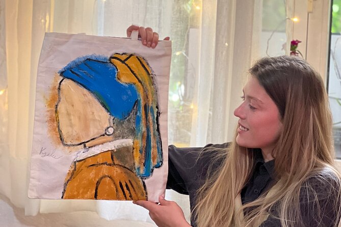 Painting on Tote Bags Workshop with Welcome Drink - What happens during the two-hour workshop