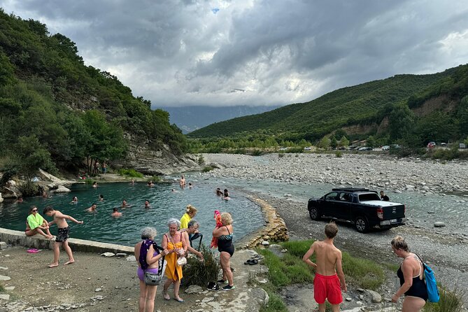 Sarande: Permet 4x4 Tour, Rafting and Thermal baths - Lunch and four hours in Permet