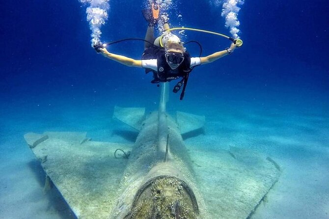 Scuba Diving in MIG-21 wreck - A fighter plane in nine meters of water