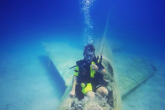 Scuba Diving in MIG-21 wreck - A good first scuba session, with limits