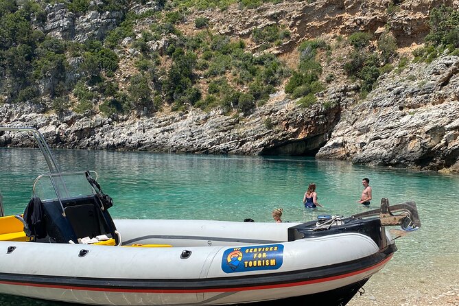 Speed Boat Tour to Secret Beaches - The crowded final stop