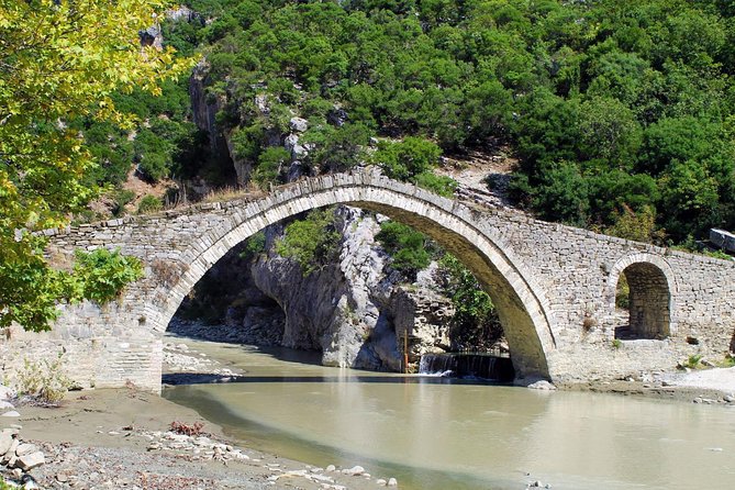 Visit Benje Thermal Baths & Kelcyra Waterfall & Langarica Canyon - How the private vehicle and small group affect the day