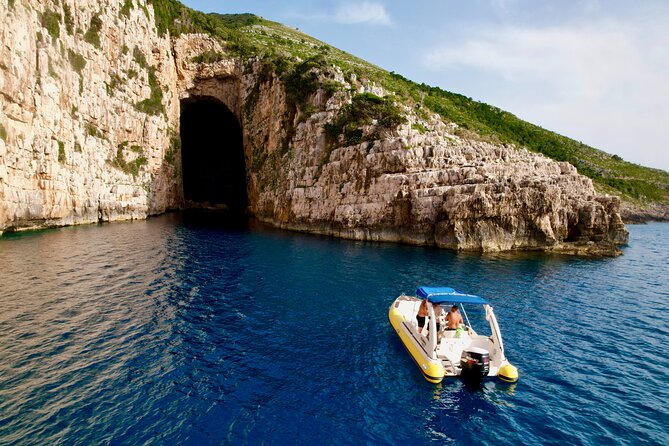 Vlore Private Boat Tour to Haxhi Ali Cave & Karaburun Beach - A private route from Vlore to Karaburun