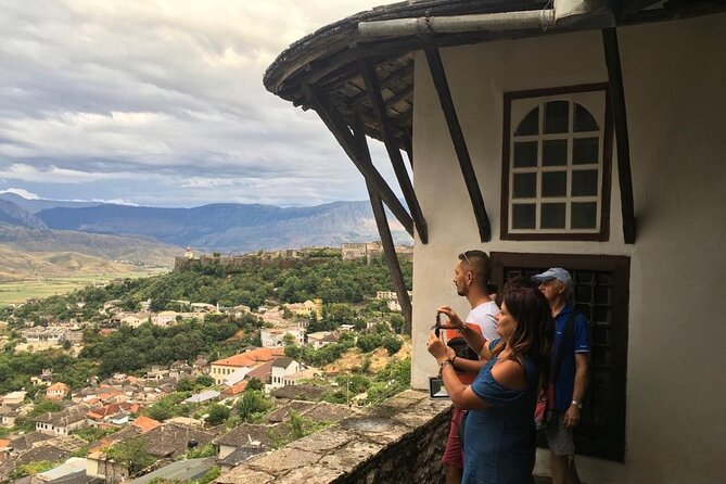 Walking Tour Baazar – The Argjiro Castle – Zekate house - What the guide adds to the walk