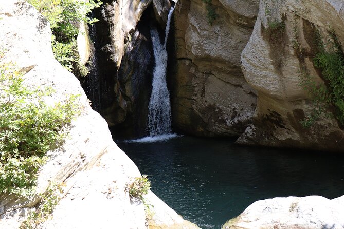 Waterfalls and wine flows - Bogova waterfall and Alpeta Winery Winetasting tour - Who should book this day